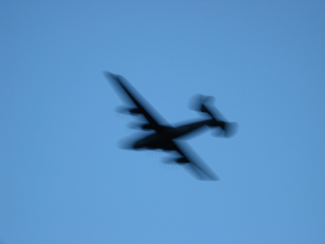 617x456 pixels (35K)